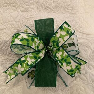 Festive Green Shamrock Bow